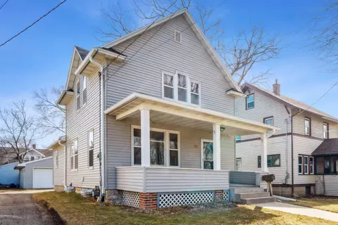 112 10th Ave SE, Rochester, MN 55904