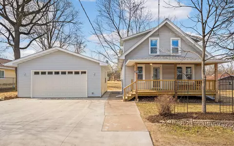 413 Warner Ave S, Willernie, MN 55090 photo 4