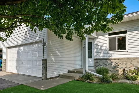 1549 Dublin Ct, Shakopee, MN 55379