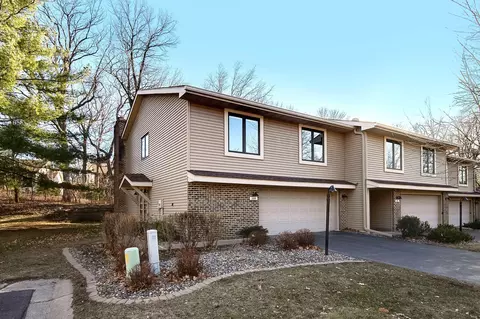 509 Sterling St S, Maplewood, MN 55119