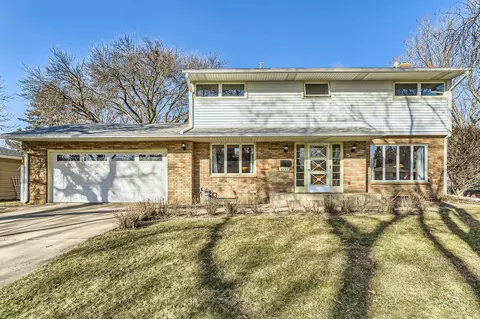 1333 Manomin Ave, West Saint Paul, MN 55118