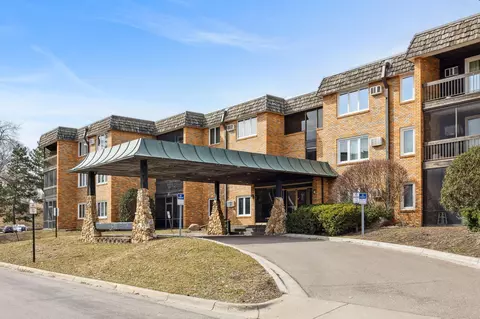 3200 Virginia Ave S #102, Saint Louis Park, MN 55426