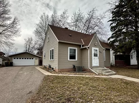 213 Queen Ave NW, Silver Lake, MN 55381