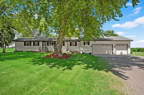 6640 Pioneer Trl, Loretto, MN 55357