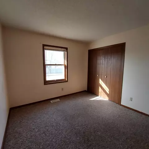904 Olena Ave, Willmar, MN 56201 photo 10
