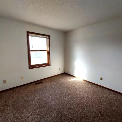 904 Olena Ave, Willmar, MN 56201 photo 11
