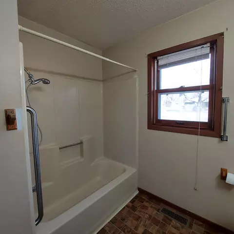 904 Olena Ave, Willmar, MN 56201 photo 16