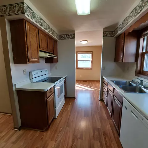 904 Olena Ave, Willmar, MN 56201 photo 6
