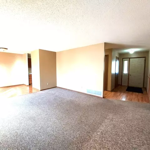 904 Olena Ave, Willmar, MN 56201 photo 2