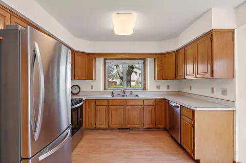 Kitchen - 994 Ticonderoga Trl, Eagan, MN 55123 photo 1 of 2