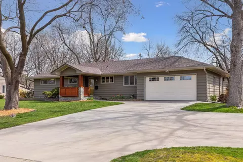 10 Natchez Ave N, Golden Valley, MN 55422
