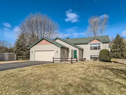 546 Gilbert Rd, Hudson, WI 54016