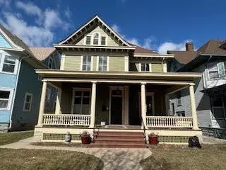 881 Lincoln Ave, Saint Paul, MN 55105