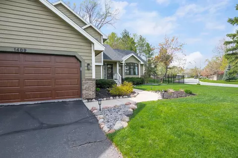 1489 Rocky Ln, Eagan, MN 55122 photo 2