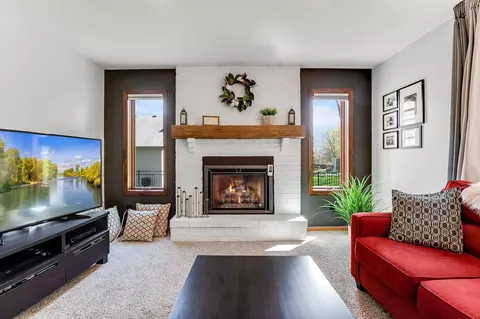1489 Rocky Ln, Eagan, MN 55122 photo 3