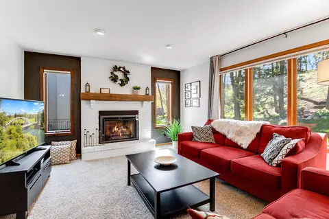 1489 Rocky Ln, Eagan, MN 55122 photo 4