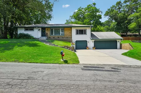 5445 Lakeview Ave, White Bear Township, MN 55110