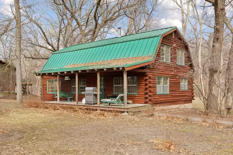 8232 River Acres Rd, Cottage Grove, MN 55016