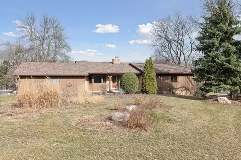 10339 Wildwood Cir, Bloomington, MN 55437