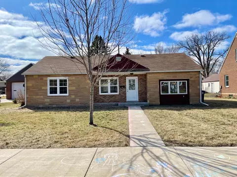411 W Van Dusen St, Springfield, MN 56087