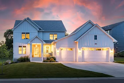 8470 Hillpointe Ln, Victoria, MN 55386