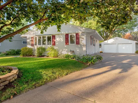 821 21st Ave N, South Saint Paul, MN 55075