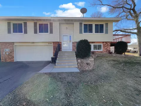 4294 Bridgewood Ter, Vadnais Heights, MN 55127