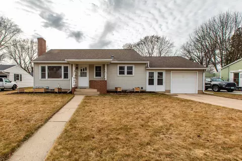 919 10th Ave NE, Rochester, MN 55906