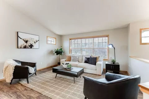 2820 Oak Lawn Dr, Northfield, MN 55057