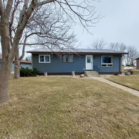 217 4th St NE, Pennock, MN 56279