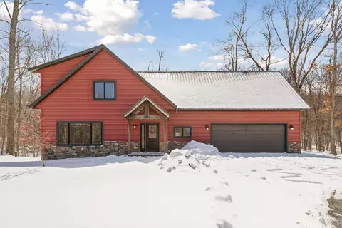 2432 Cherry Dr, Osceola, WI 54020