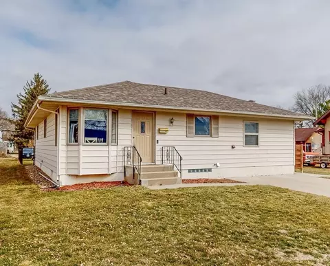 603 3rd St SW, Stewartville, MN 55976