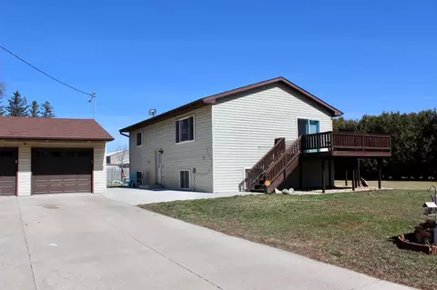 126 4th St NE, Blooming Prairie, MN 55917