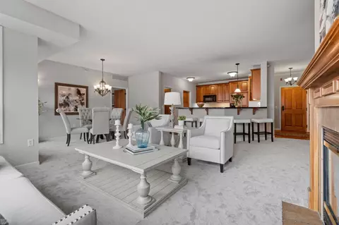 5225 Grandview Sq #302, Edina, MN 55436