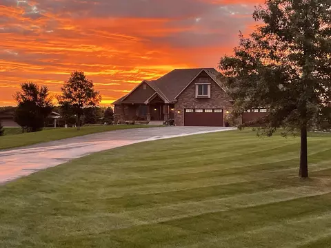 11500 Eagle Creek Ln, Rogers, MN 55374