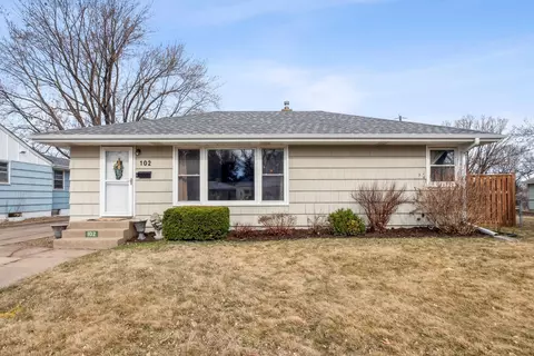 102 Maywood Pl, Saint Paul, MN 55117
