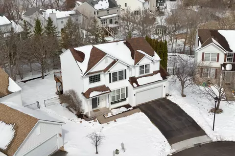9261 Olive Ln N, Maple Grove, MN 55311
