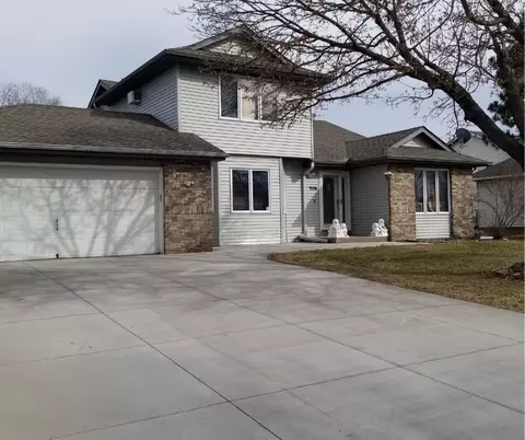 9106 Woodhall Xing N, Brooklyn Park, MN 55443