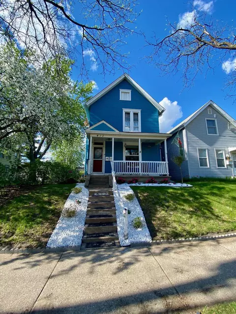 413 19th Ave NE, Minneapolis, MN 55418