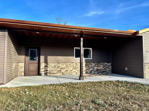 706 Maple Ave, Park Rapids, MN 56470 photo 3