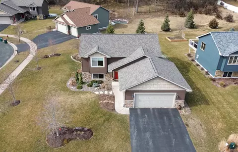 519 Glenmeadow St, River Falls, WI 54022