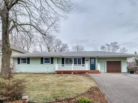2669 Roth Pl, White Bear Lake, MN 55110