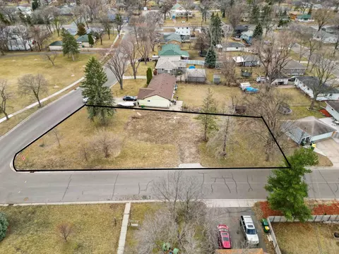 6931 Perry Ave N, Brooklyn Center, MN 55429