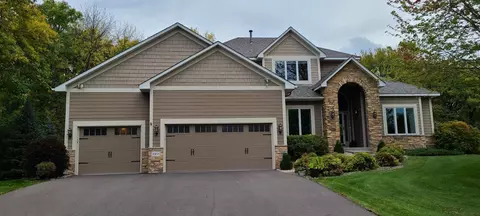 8495 Mission Hills Ln, Chanhassen, MN 55317
