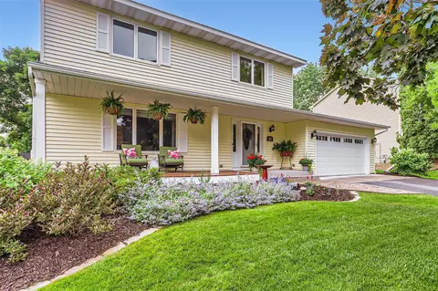 6937 Wyndham Way, Woodbury, MN 55125
