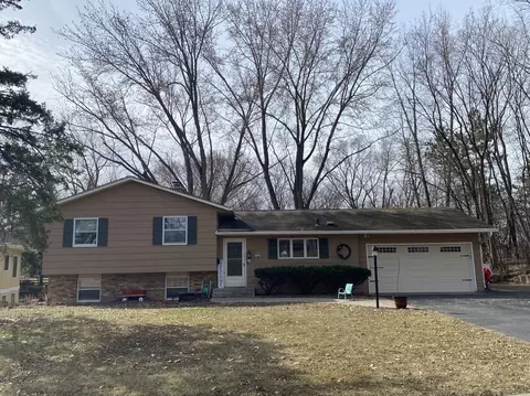 1519 Meadowlark Dr, Stillwater, MN 55082