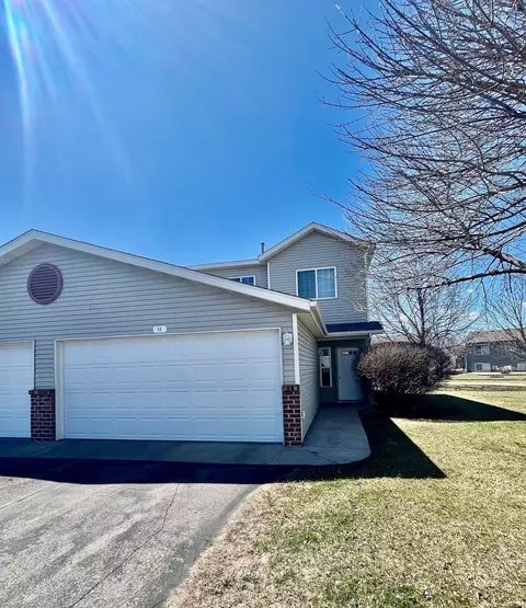 939 Cypress Rd #32, Saint Cloud, MN 56303