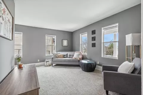 220 Belvidere St E, Saint Paul, MN 55107