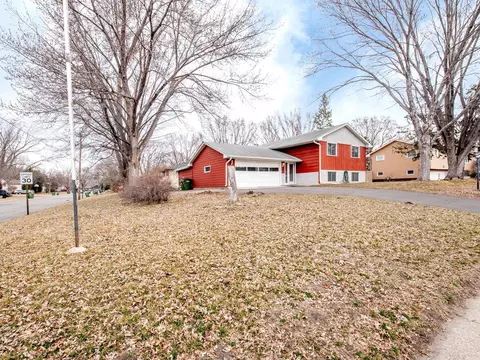467 83rd Ave NE, Spring Lake Park, MN 55432