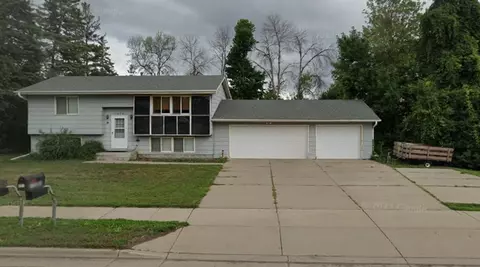 1979 Main St, Centerville, MN 55038